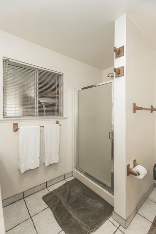 5287 N Gates Avenue, Fresno, CA 93722