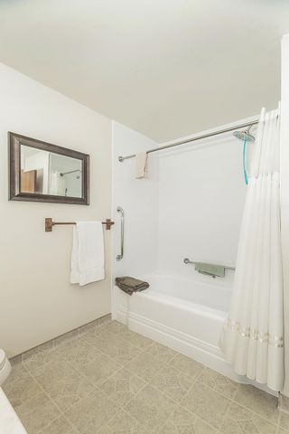 5287 N Gates Avenue, Fresno, CA 93722