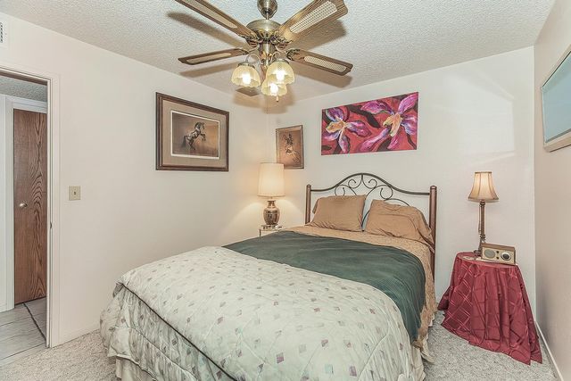 5287 N Gates Avenue, Fresno, CA 93722