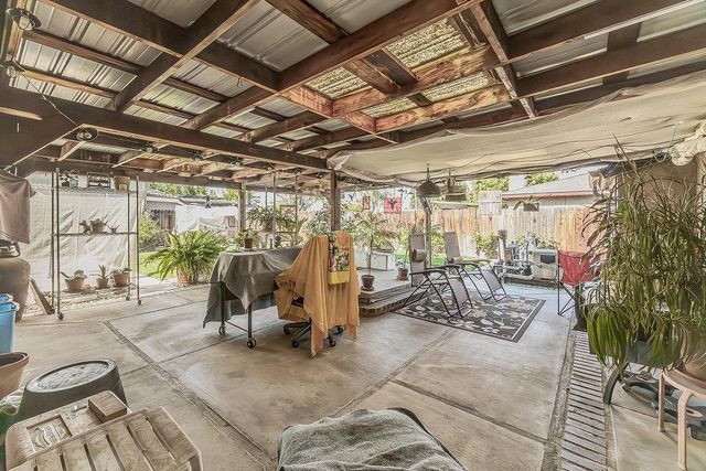 5287 N Gates Avenue, Fresno, CA 93722