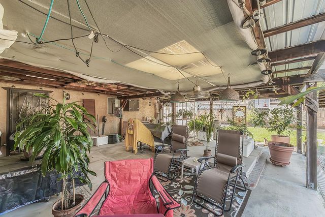 5287 N Gates Avenue, Fresno, CA 93722