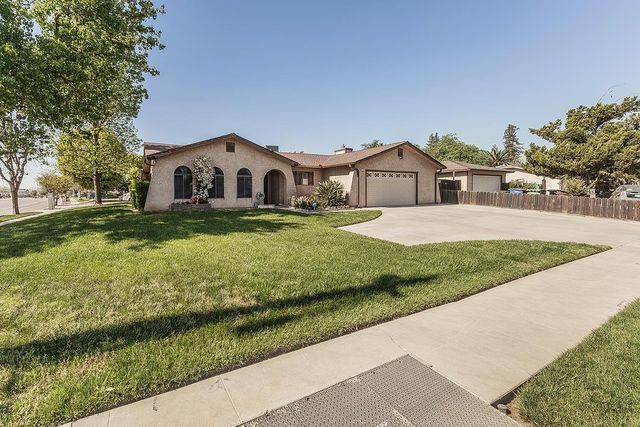 5287 N Gates Avenue, Fresno, CA 93722