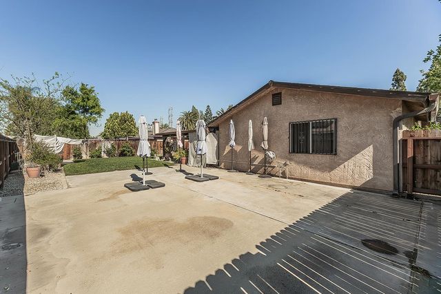 5287 N Gates Avenue, Fresno, CA 93722