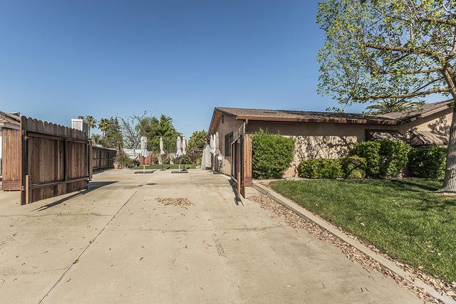 5287 N Gates Avenue, Fresno, CA 93722