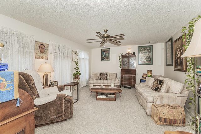 5287 N Gates Avenue, Fresno, CA 93722