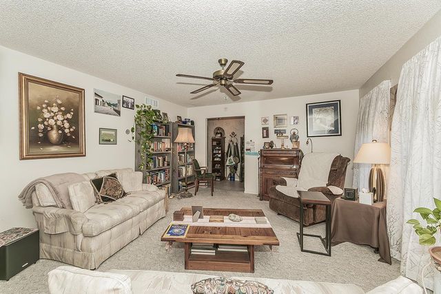 5287 N Gates Avenue, Fresno, CA 93722