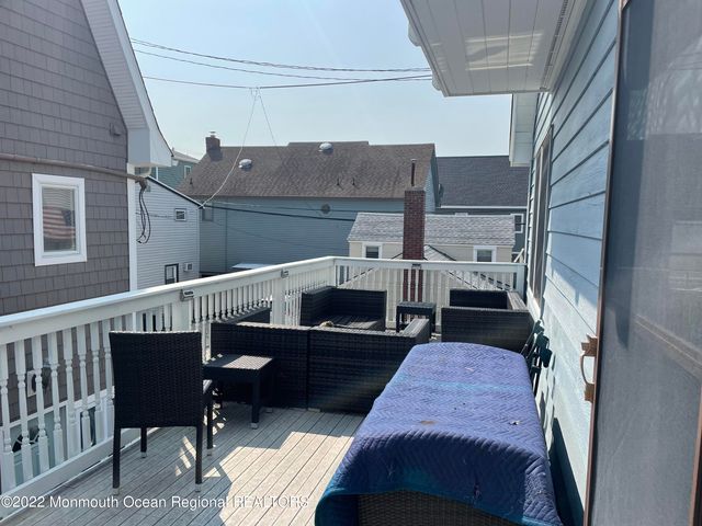 68 E Pacific Way, Lavallette, NJ 08735