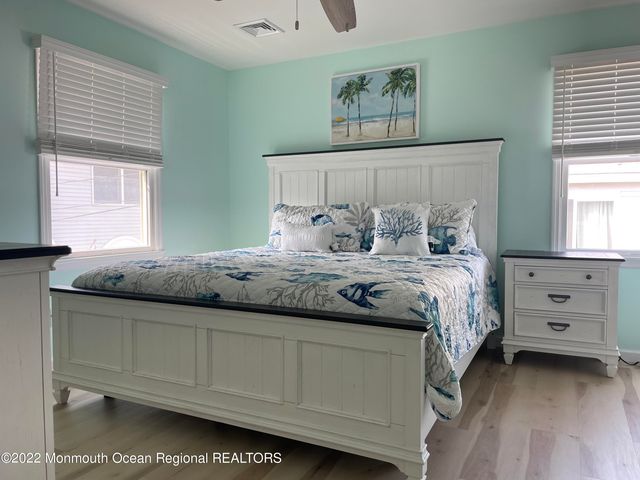 68 E Pacific Way, Lavallette, NJ 08735