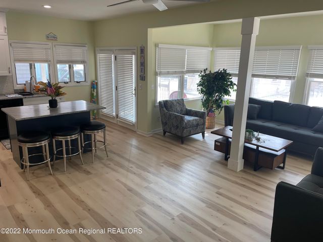 68 E Pacific Way, Lavallette, NJ 08735