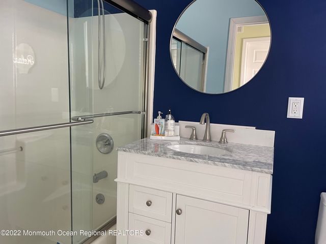 68 E Pacific Way, Lavallette, NJ 08735