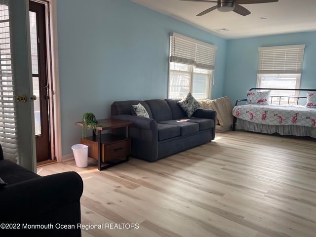 68 E Pacific Way, Lavallette, NJ 08735