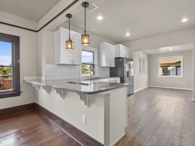 1140 W Glass Ave, Spokane, WA 99205