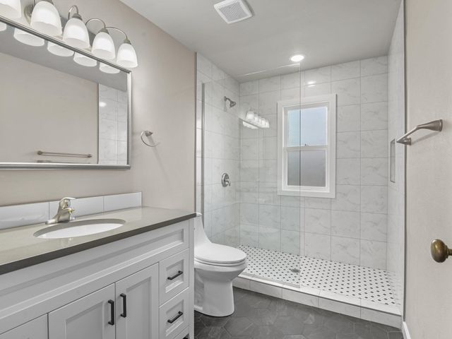 1140 W Glass Ave, Spokane, WA 99205