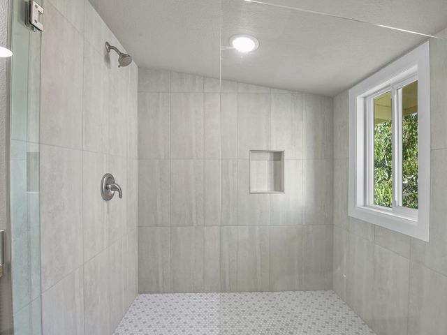 1140 W Glass Ave, Spokane, WA 99205