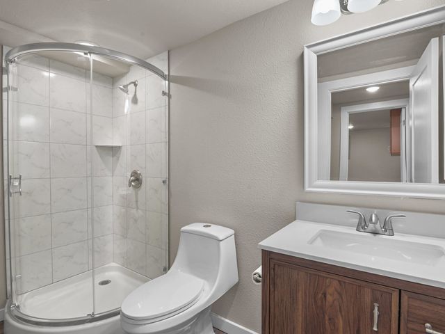 1140 W Glass Ave, Spokane, WA 99205