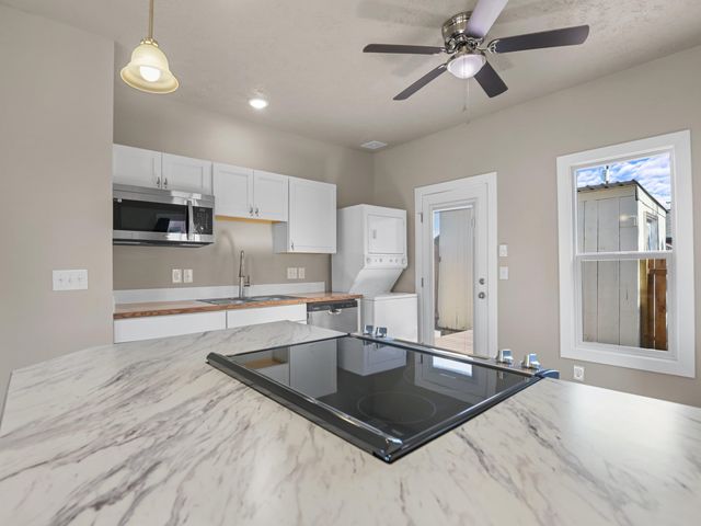 1140 W Glass Ave, Spokane, WA 99205