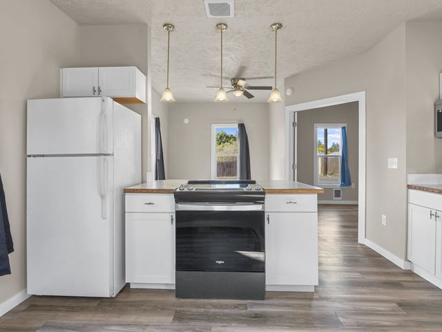 1140 W Glass Ave, Spokane, WA 99205