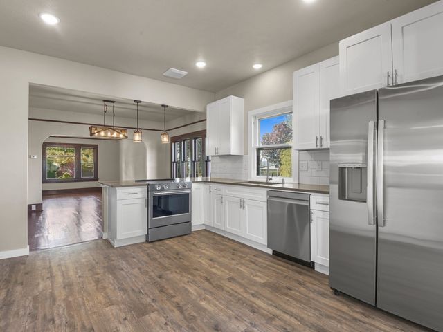 1140 W Glass Ave, Spokane, WA 99205