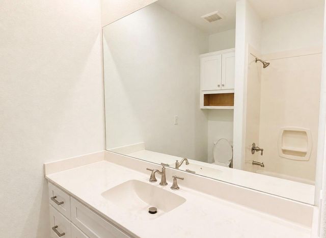 2112 Fm 3186 E5, Onalaska, TX 77360