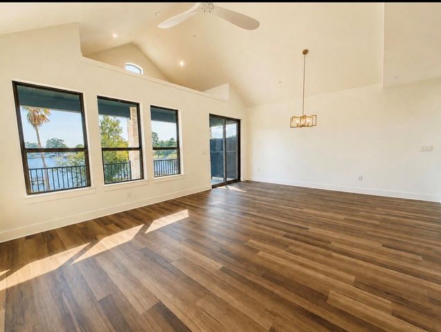 2112 Fm 3186 E5, Onalaska, TX 77360