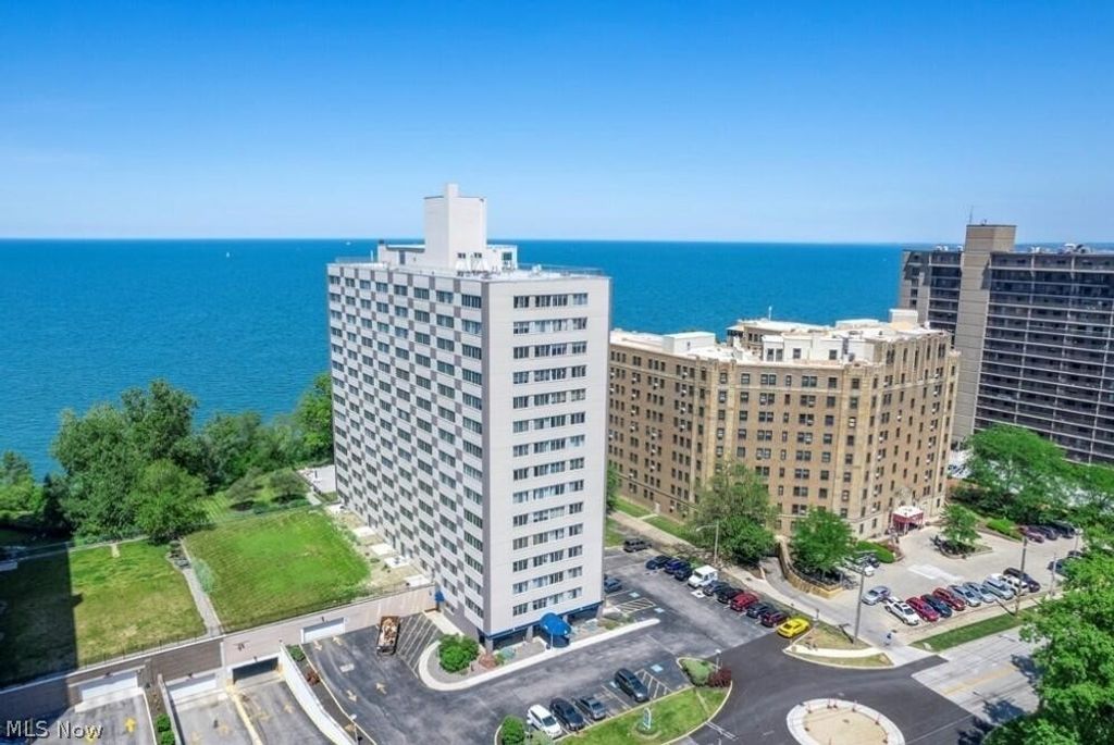 12520 Edgewater Drive 510, Lakewood, OH 44107