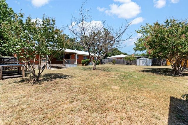 741 E 6th Street, Baird, TX 79504