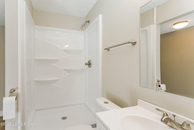 10901 Altsheler Pl, Louisville, KY 40229