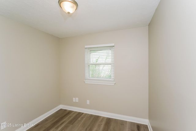 10901 Altsheler Pl, Louisville, KY 40229