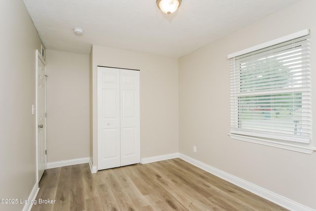 10901 Altsheler Pl, Louisville, KY 40229