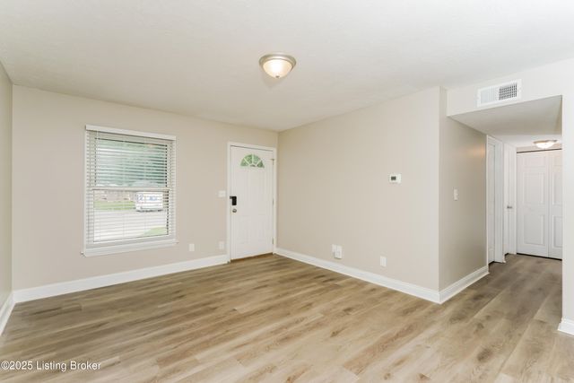 10901 Altsheler Pl, Louisville, KY 40229