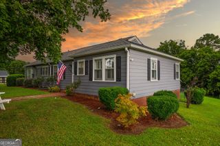 16 Bittings Avenue, Summerville, GA 30747