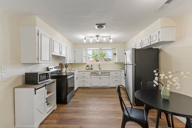 3721 N Ash St, Spokane, WA 99205