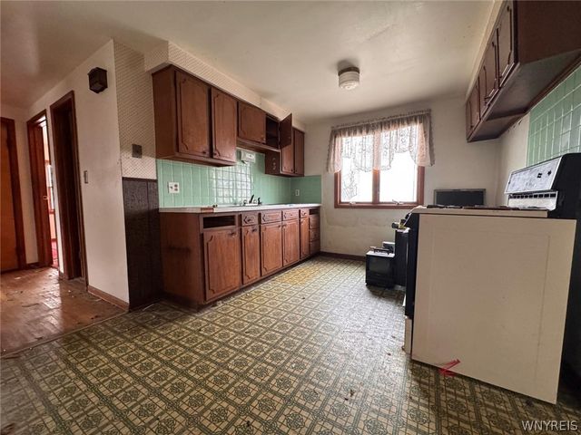 40 Marie Avenue, Cheektowaga, NY 14227