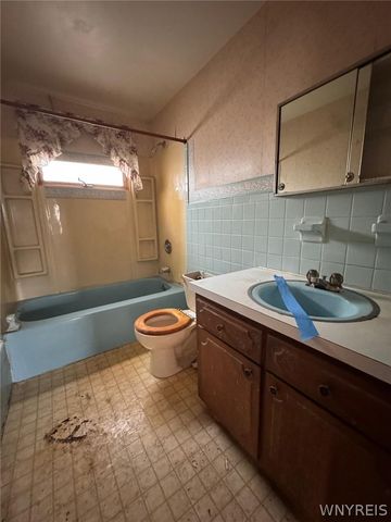 40 Marie Avenue, Cheektowaga, NY 14227