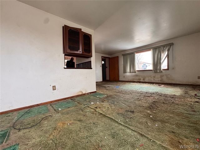 40 Marie Avenue, Cheektowaga, NY 14227