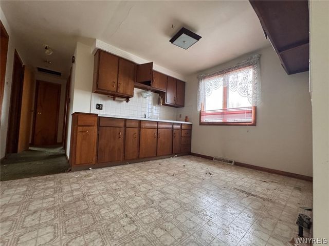 40 Marie Avenue, Cheektowaga, NY 14227