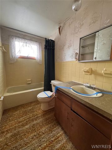 40 Marie Avenue, Cheektowaga, NY 14227