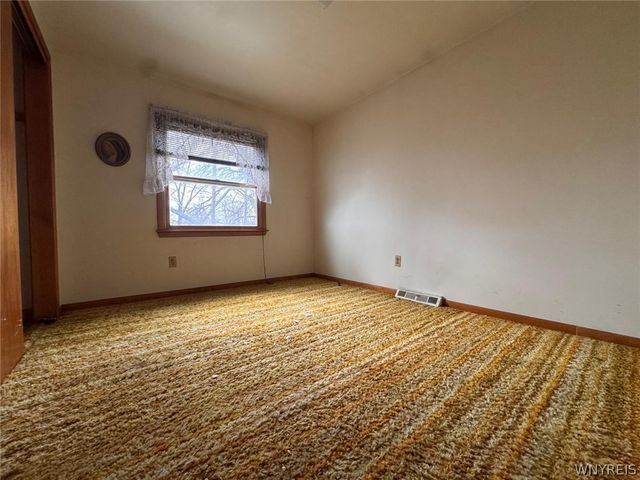 40 Marie Avenue, Cheektowaga, NY 14227