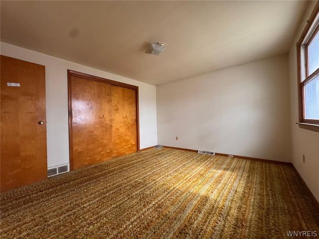 40 Marie Avenue, Cheektowaga, NY 14227