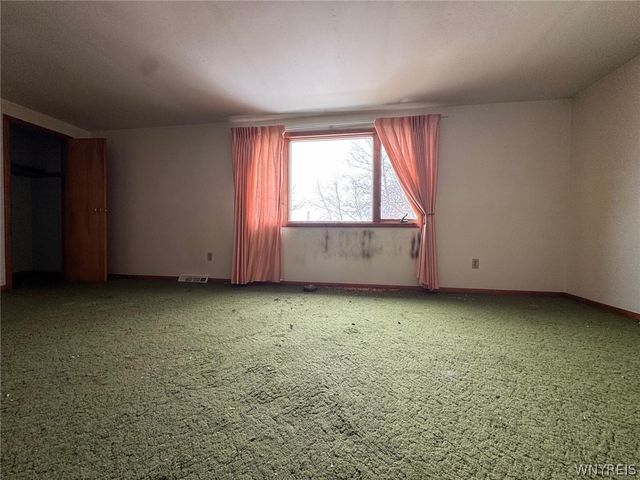 40 Marie Avenue, Cheektowaga, NY 14227