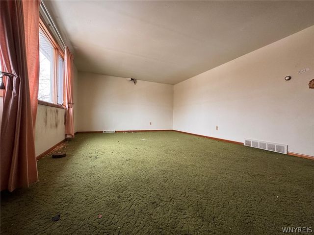 40 Marie Avenue, Cheektowaga, NY 14227