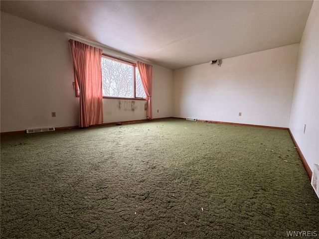 40 Marie Avenue, Cheektowaga, NY 14227