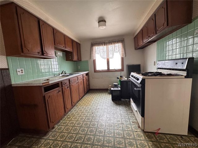 40 Marie Avenue, Cheektowaga, NY 14227