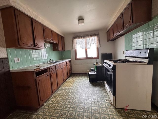 40 Marie Avenue, Cheektowaga, NY 14227