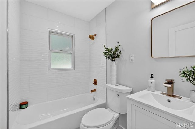 439 E Elliott Avenue, Kirkwood, MO 63122