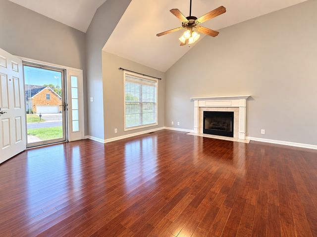 300 Fair Haven Dr, Clarksville, TN 37043