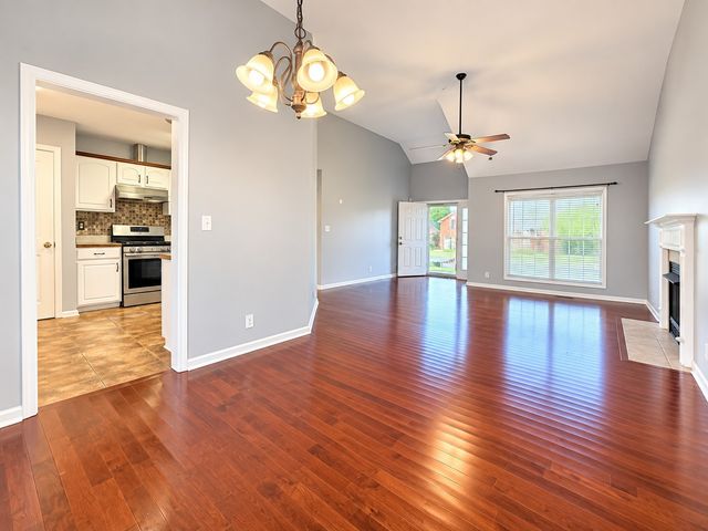 300 Fair Haven Dr, Clarksville, TN 37043