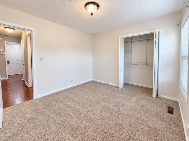 300 Fair Haven Dr, Clarksville, TN 37043