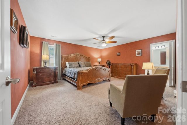 3315 47th Avenue Place NE, Hickory, NC 28601