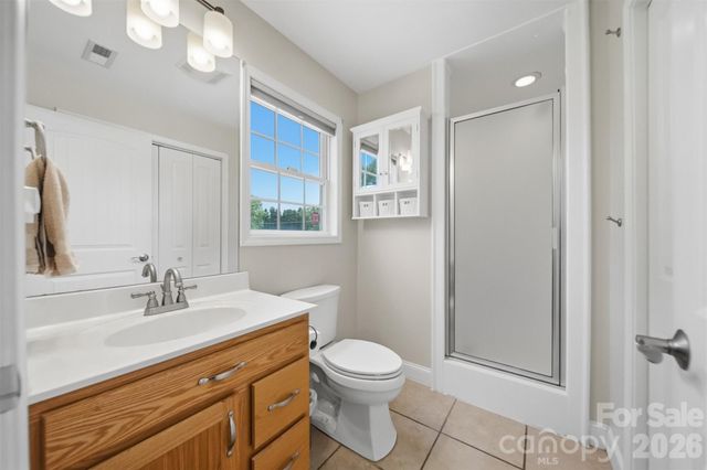 3315 47th Avenue Place NE, Hickory, NC 28601
